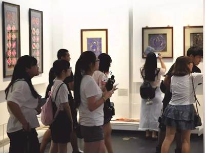 杨华珍藏羌织绣作品展 艺术与投资的双重盛宴